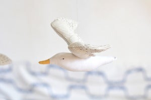Image of kamomé mobile (a seagull)