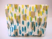 Image of Printed make-up pouch in taupe/yellow/blue