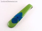 Image of Spoon Handle Pendant: Green with Blue Hydrangea 