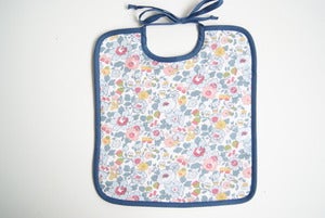 Image of *DE RETOUR* Bavoir bébé Liberty of London Betsy porcelaine