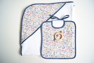 Image of BABY BOX coffret bavoir cape de bain hochet normes CE