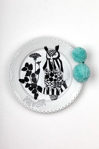 Image of plate #7 - I watch here.