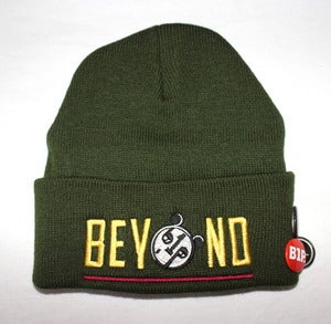 Image of Olive BEYOND Beanie (yellow/maroon)