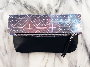 Image of VIAJE CLUTCH - TIE DYE CROSS