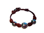 Image of chunky pearl bracelet.