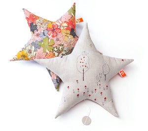 Image of Étoile * Boîte à musique * modèle "Étoiles, fleurs & pommiers" * Pièce unique !