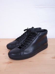 Image of Common Projects - Achilles Mid Black Sneakers