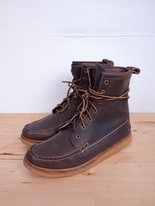 Yuketen - Crepe Sole Pebble Grain Maine Guide Boot Image of Yuketen - Crepe Sole Pebble Grain Maine Guide Boot