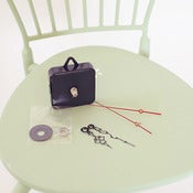 Image of Agujas con maquinaria para realizar reloj