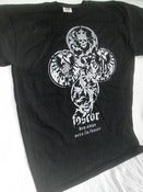 Image of DEU ANYS VERS LA FOSCOR. Detail. T-Shirt