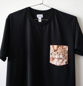 Image of PIGS POCKET TEE (black)