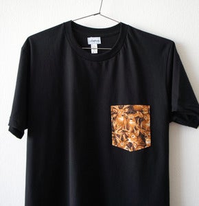 Image of DEERS POCKET TEE (black)