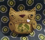 Image of Froggy Family Owl Brooch