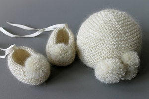 Image of Ensemble bébé complet cachemire et mohair, chaussons, bonnet et moufles