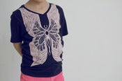 Image of T-shirt papillon finger in the nose ♥