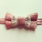 Image of MOTHER OF DALE'S CENTERPIECE BOWTIE