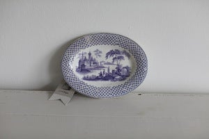 Image of 1850s little oval plate
