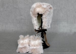 Image of Ensemble bonnet et chaussons en fausse fourrure pour bébé type chapka Russe