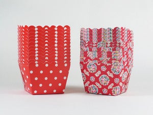 Image of Square Scallop Cupcake Cases