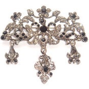 Image of Grey Dainty Dangle Brooch