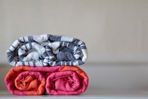 Image of Bära Barn Knot Shawl - Lotus Blossom