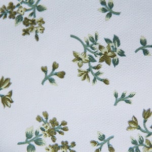 Image of Wallpaper/white with green flowers