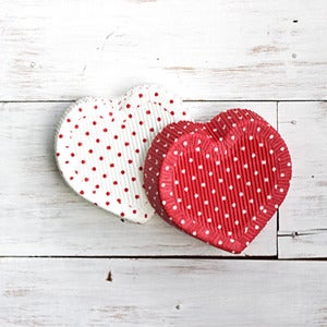 Image of Paper Bakeware Heart Cake Pan