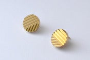 Image of 'naname' gold plated earrings round